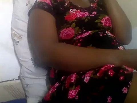 Snapshot of Hot-zeenah chatting on October 16, 3:51 am Hot-zeenah online show from October 16, 3:51 am