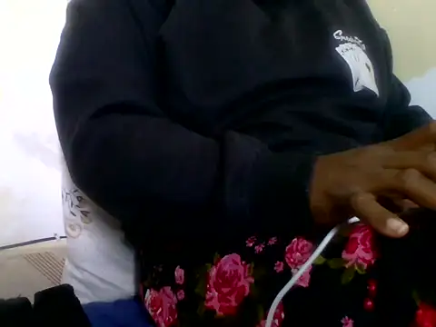 Snapshot of Hot-zeenah chatting on October 25, 4:53 am Hot-zeenah online show from October 25, 4:53 am