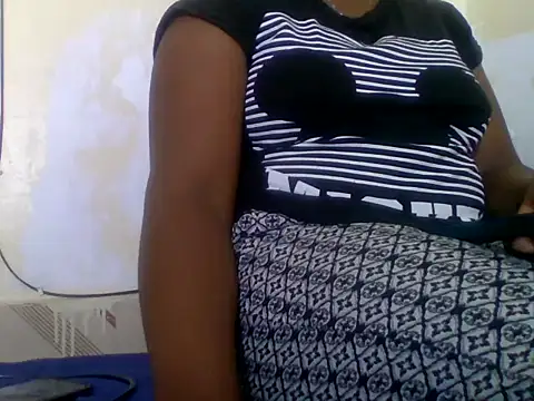 Snapshot of Hot-zeenah chatting on October 29, 3:14 pm Hot-zeenah online show from October 29, 3:14 pm