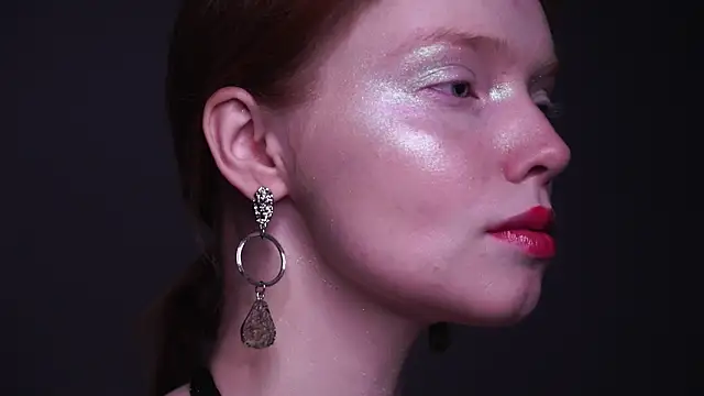 ginger hugs online show from December 11, 10:06 pm