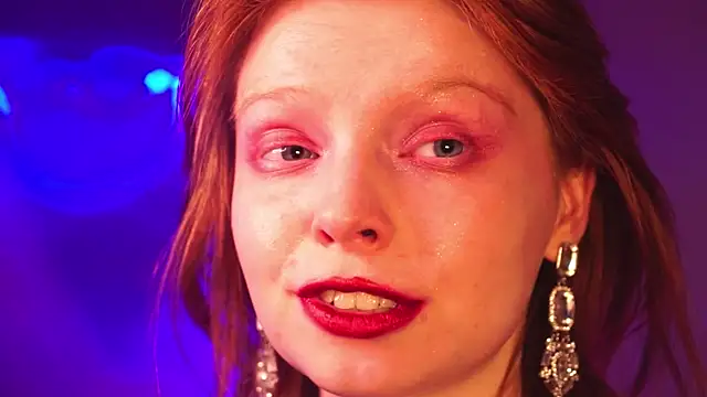 ginger hugs online show from December 20, 1:14 am