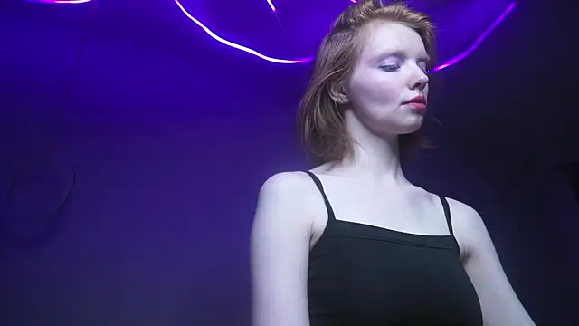 ginger hugs online show from September 27, 10:04 pm