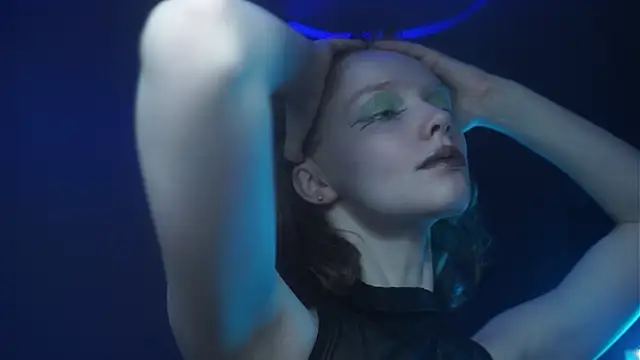 ginger hugs online show from October 15, 10:10 pm