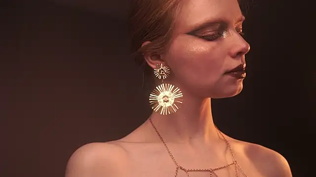 ginger hugs online show from January 14, 10:03 pm