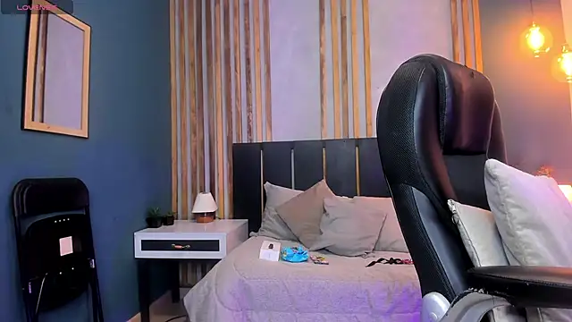 Chloe fischer  online show from May 8, 3:17 pm