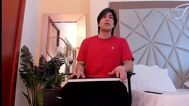 Snapshot of Karimferrer chatting on January 8, 3:51 am Karimferrer online show from January 8, 3:51 am