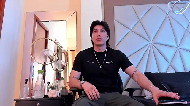 Snapshot of Karimferrer chatting on January 29, 3:44 am Karimferrer online show from January 29, 3:44 am