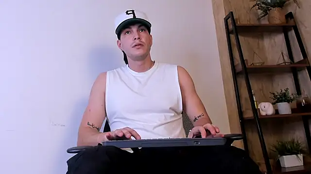 Karimferrer online show from February 24, 4:10 am