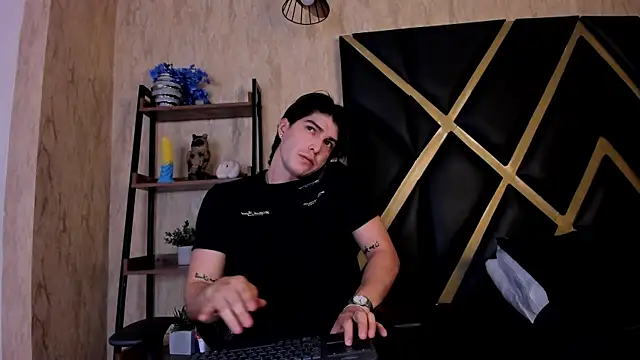 Snapshot of Karimferrer chatting on April 11, 1:32 am Karimferrer online show from April 11, 1:32 am