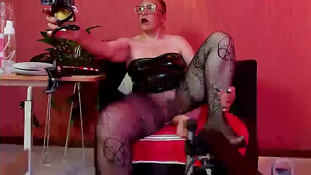 BrendaSex Hot online show from May 5, 10:18 pm