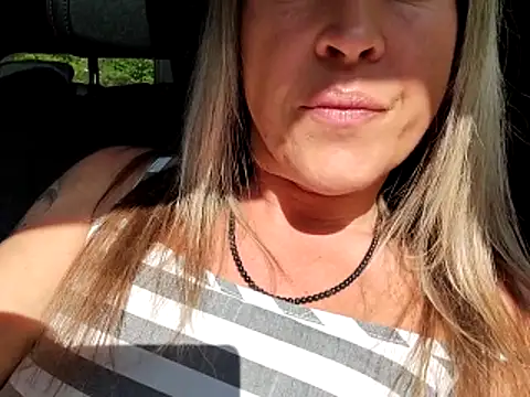 sweethotmilf888 online show from May 8, 2:33 pm