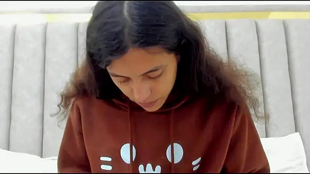 FreyaMoller online show from December 15, 1:37 pm