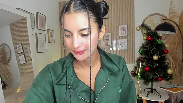 Snapshot of Kimm_khalifa chatting on January 3, 8:22 pm Kimm khalifa online show from January 3, 8:22 pm