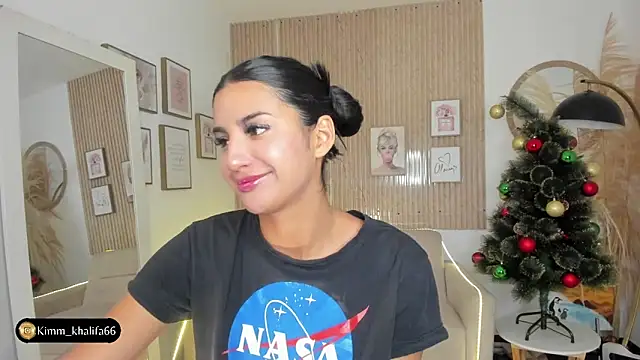 Snapshot of Kimm_khalifa chatting on January 8, 1:42 am Kimm khalifa online show from January 8, 1:42 am