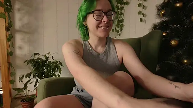 alisahug online show from December 28, 5:55 am