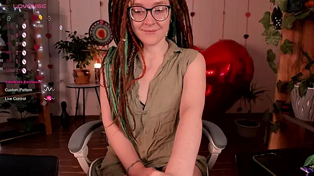 alisahug online show from February 13, 4:28 pm