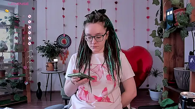 alisahug online show from February 14, 5:19 am