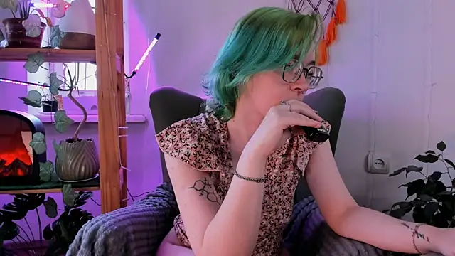 alisahug online show from March 15, 3:51 am