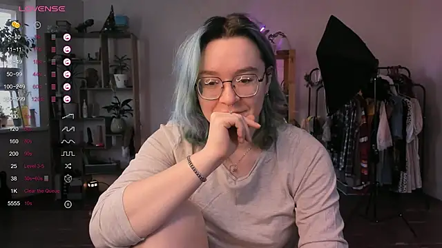 alisahug online show from September 20, 6:25 am