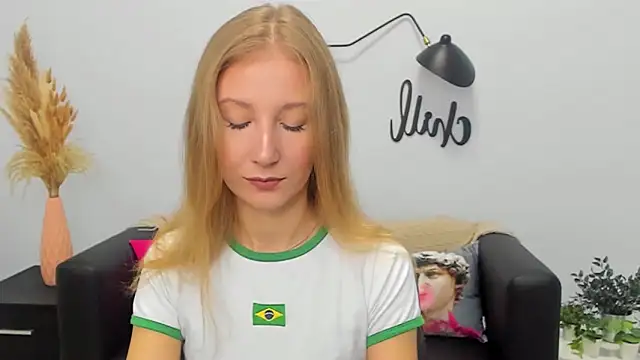 LolaWilsons online show from September 20, 8:26 am