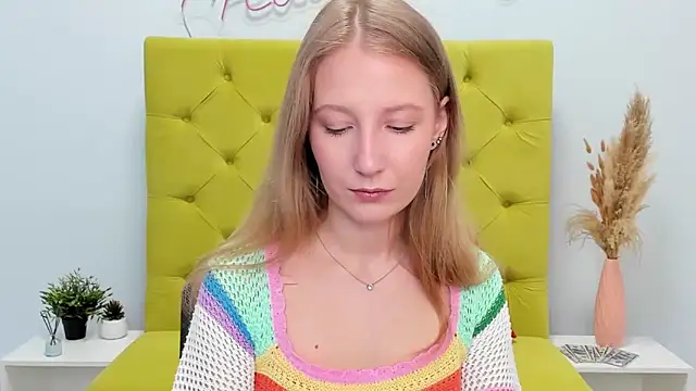 LolaWilsons online show from May 5, 6:21 am