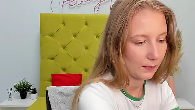 LolaWilsons online show from May 19, 8:09 am