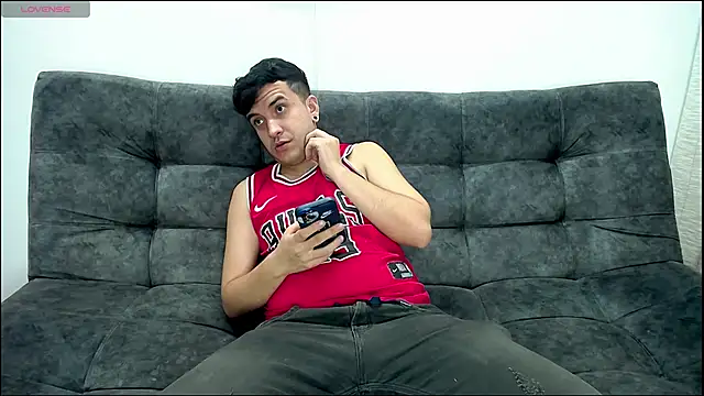 Snapshot of SlimLoves chatting on November 10, 11:26 pm SlimLoves online show from November 10, 11:26 pm