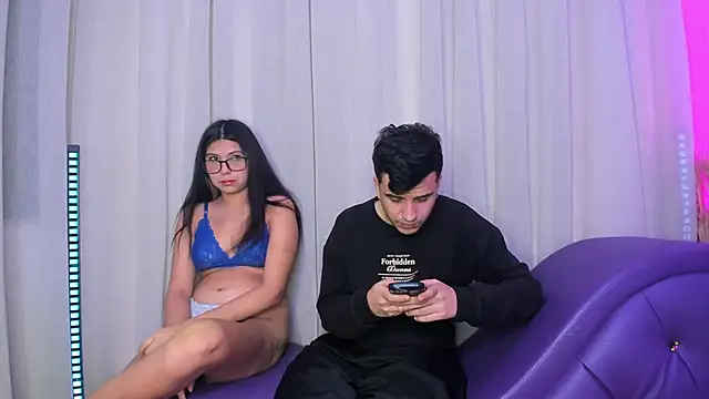 Snapshot of SlimLoves chatting on February 6, 7:02 am SlimLoves online show from February 6, 7:02 am