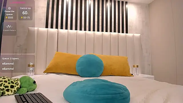 Snapshot of SamanthaConnor_ chatting on February 4, 10:24 pm SamanthaConnor online show from February 4, 10:24 pm