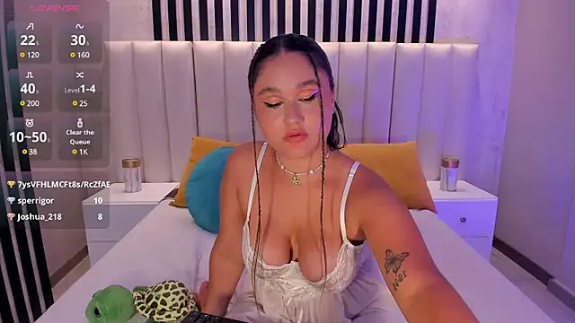 Snapshot of SamanthaConnor_ chatting on February 6, 1:05 am SamanthaConnor online show from February 6, 1:05 am