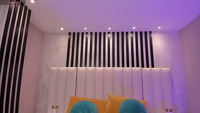 Snapshot of SamanthaConnor_ chatting on February 6, 6:56 pm SamanthaConnor online show from February 6, 6:56 pm