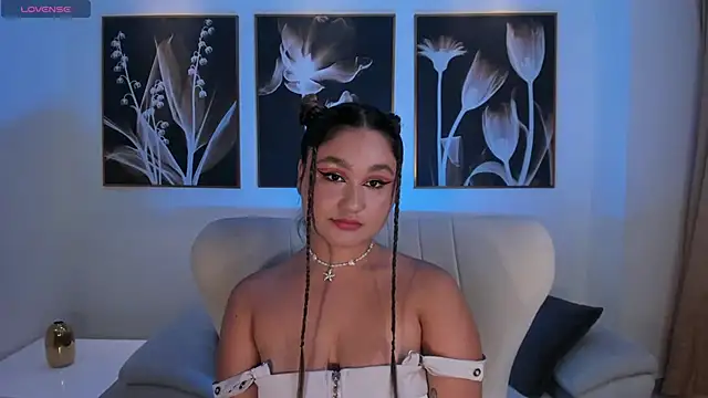Snapshot of SamanthaConnor_ chatting on February 10, 7:17 pm SamanthaConnor online show from February 10, 7:17 pm