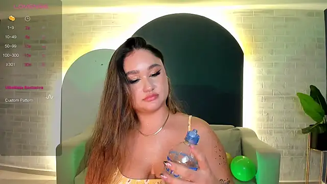 Snapshot of SamanthaConnor_ chatting on March 17, 10:06 pm SamanthaConnor online show from March 17, 10:06 pm
