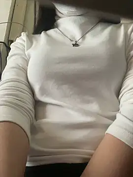 Snapshot of Tuongvy05 chatting on December 23, 5:28 am Tuongvy05 online show from December 23, 5:28 am