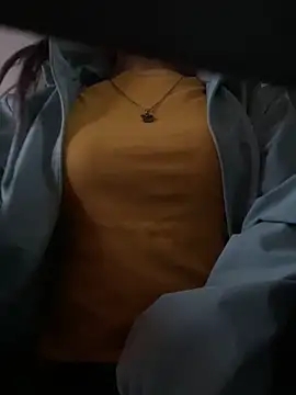 Snapshot of Tuongvy05 chatting on January 20, 1:28 am Tuongvy05 online show from January 20, 1:28 am