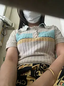 Snapshot of Tuongvy05 chatting on March 3, 4:36 am Tuongvy05 online show from March 3, 4:36 am