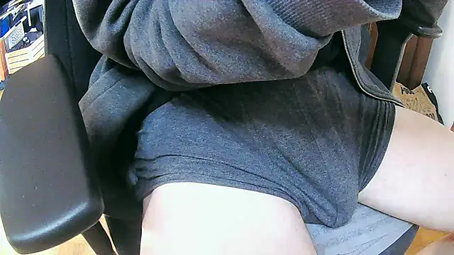 Snapshot of skinnyandthick chatting on October 24, 1:07 pm skinnyandthick online show from October 24, 1:07 pm