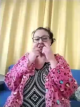 Snapshot of Anais-Te-La-Como chatting on December 12, 11:07 am Anais-Te-La-Como online show from December 12, 11:07 am