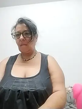 Snapshot of Anais-Te-La-Como chatting on January 21, 11:24 am Anais-Te-La-Como online show from January 21, 11:24 am