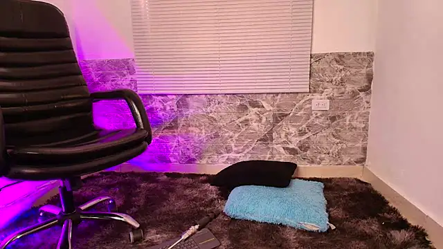 Snapshot of Susana_hank2 chatting on April 10, 8:35 pm Susana hank2 online show from April 10, 8:35 pm