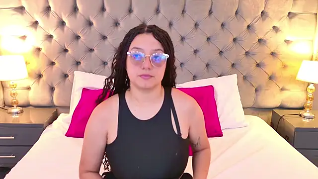 SamantaG online show from January 7, 2:08 pm