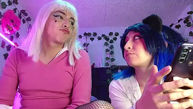 Snapshot of the_lesbian_game chatting on December 10, 7:47 am the lesbian game online show from December 10, 7:47 am