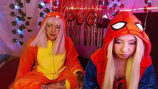 Snapshot of the_lesbian_game chatting on February 8, 3:30 am the lesbian game online show from February 8, 3:30 am
