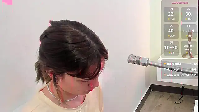 Snapshot of lizzy_davis_1 chatting on January 5, 3:32 am lizzy davis 1 online show from January 5, 3:32 am