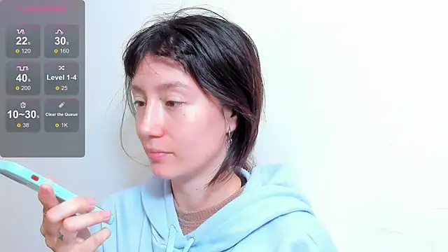 Snapshot of lizzy_davis_1 chatting on October 9, 4:10 am lizzy davis 1 online show from October 9, 4:10 am