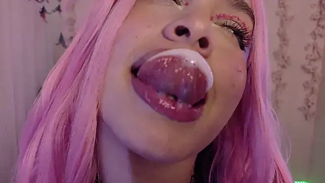 Haelycute online show from May 21, 1:12 am