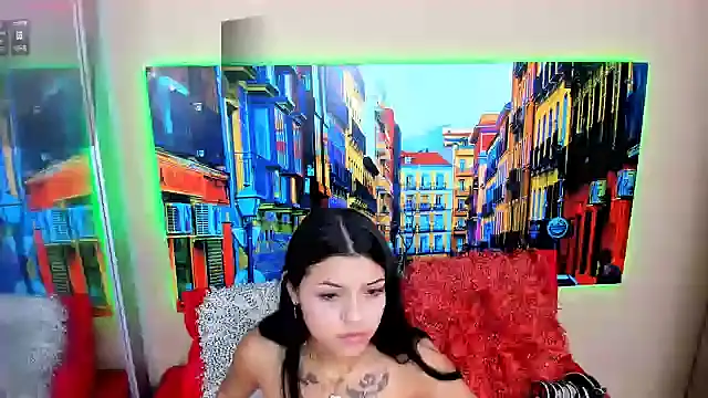 Snapshot of CristalLoren chatting on December 24, 11:17 am CristalLoren online show from December 24, 11:17 am
