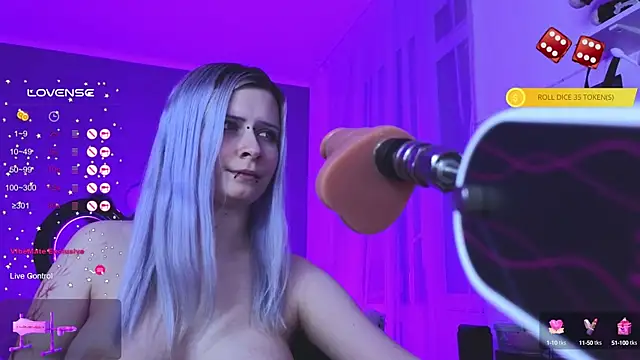 Snapshot of SpectraSirens chatting on February 18, 12:48 am SpectraSirens online show from February 18, 12:48 am