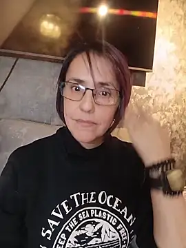 Snapshot of IsisBlake chatting on February 23, 4:04 pm IsisBlake online show from February 23, 4:04 pm