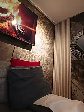 Snapshot of IsisBlake chatting on February 28, 2:40 pm IsisBlake online show from February 28, 2:40 pm